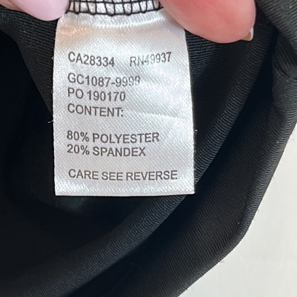 TAIL Black Athletic or Athleisure Sleeveless Top with dDesign by Buttons sz.S - Picture 5 of 7